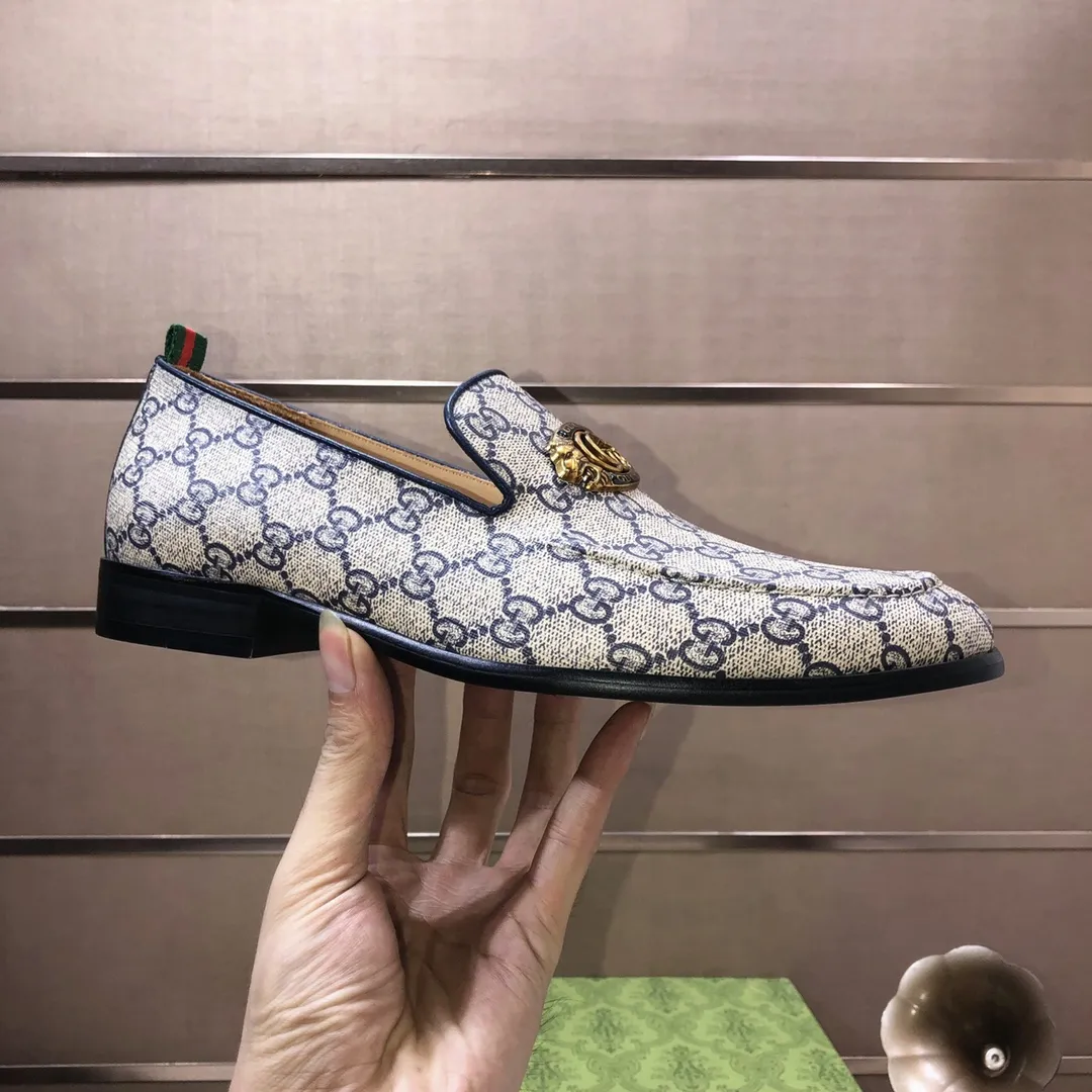 Men's shoes💰500💰Italy's top luxury men's shoe giant (GUCCI) (Gucci) (full cowhide lining) new arrival🍃Original European style🔰 Pleasant to the eye😍In order to make the shoes more durable and non-deformable🌀The production continues to follow traditional methods but there is still no lack of innovation💪Choose original sheepskin for the leather♻️ Smooth and natural And extra bright ⭐Made of imported cowhide, the first choice of rich people 38-45 (45 customized)